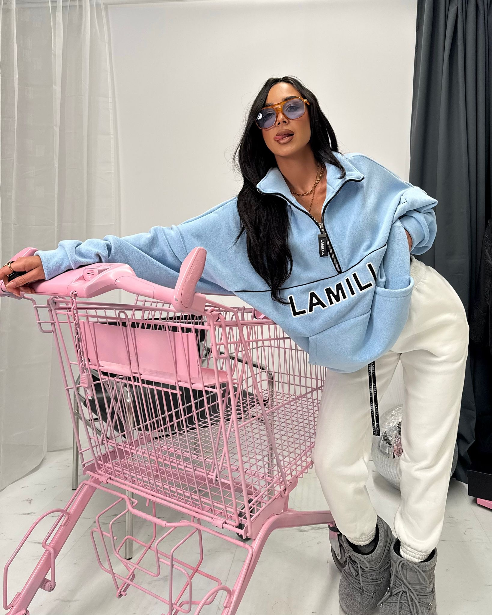 95b781e6-3f04-4ea2-a710-ace31d0858d8 95b781e6-3f04-4ea2-a710-ace31d0858d8