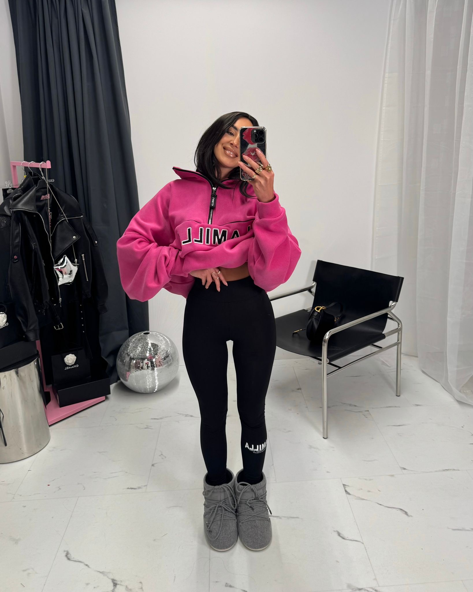 f4abbc52-60ea-4d69-ad6f-0802b8937ed5 f4abbc52-60ea-4d69-ad6f-0802b8937ed5